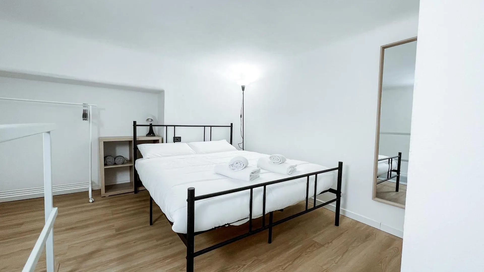 Watt Industrial Loft - Navigli District, Milano Apartment 0*, Milan